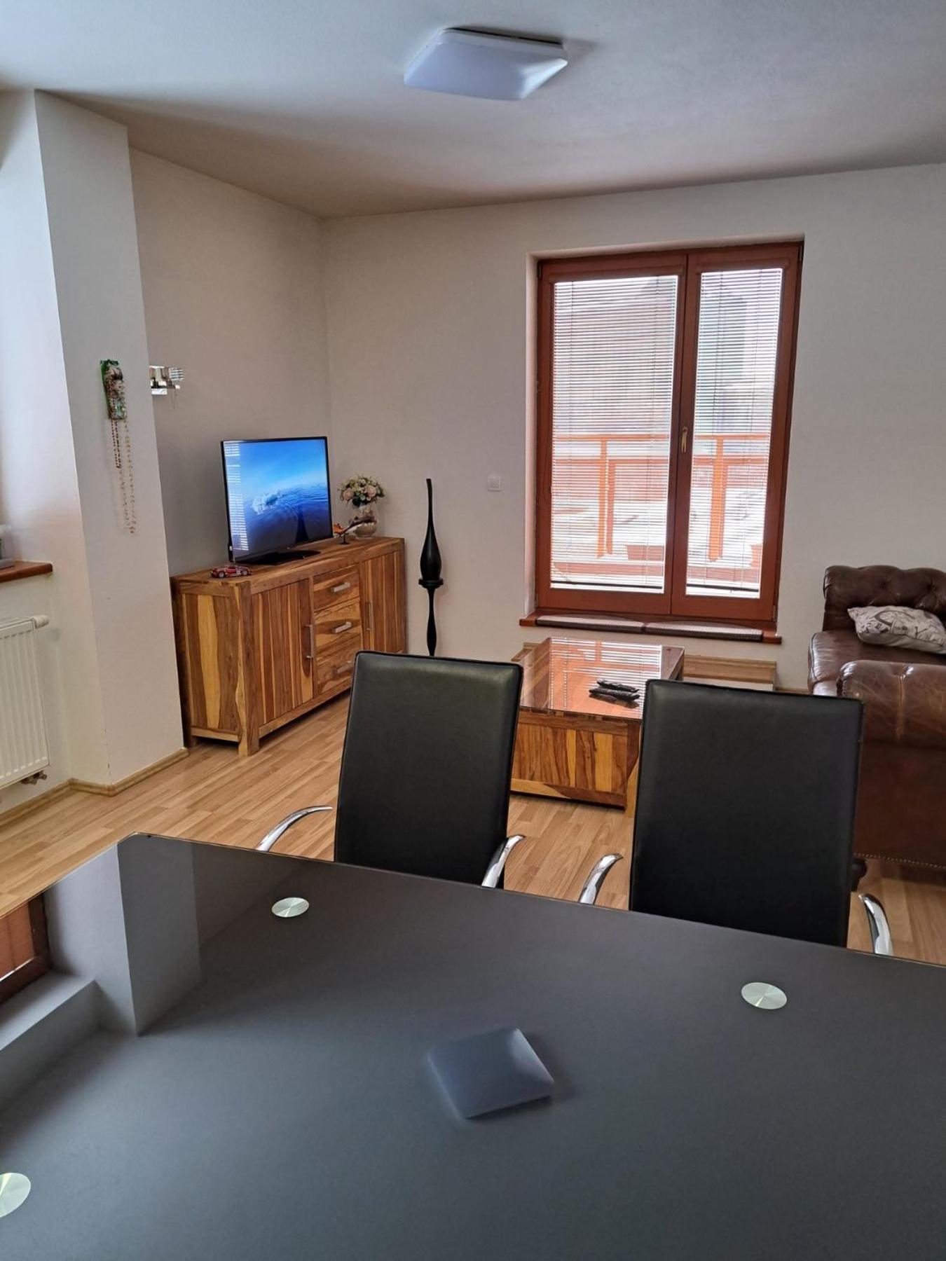 Apartament In The Center Of Poprad-Free Parking Eksteriør bilde