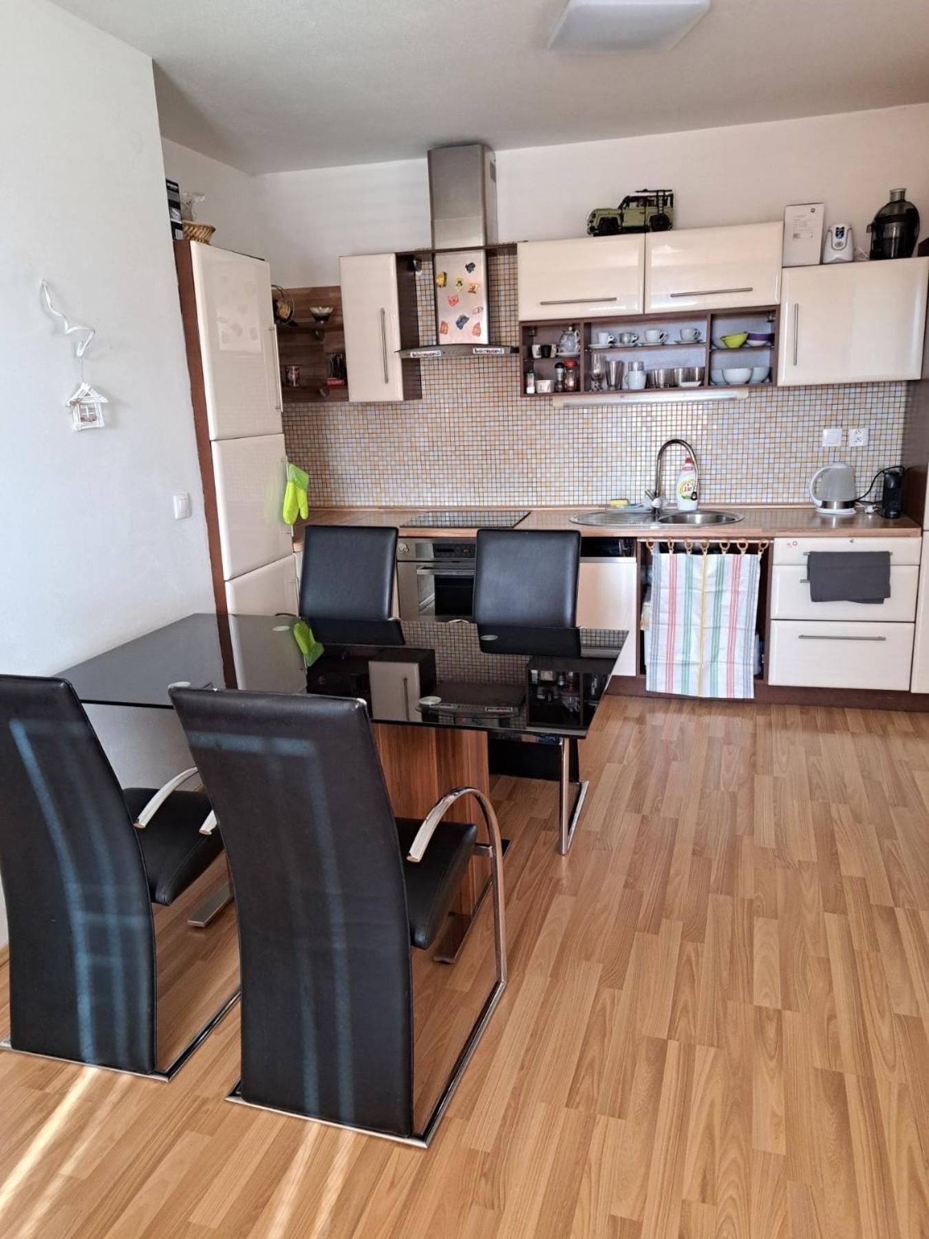 Apartament In The Center Of Poprad-Free Parking Eksteriør bilde
